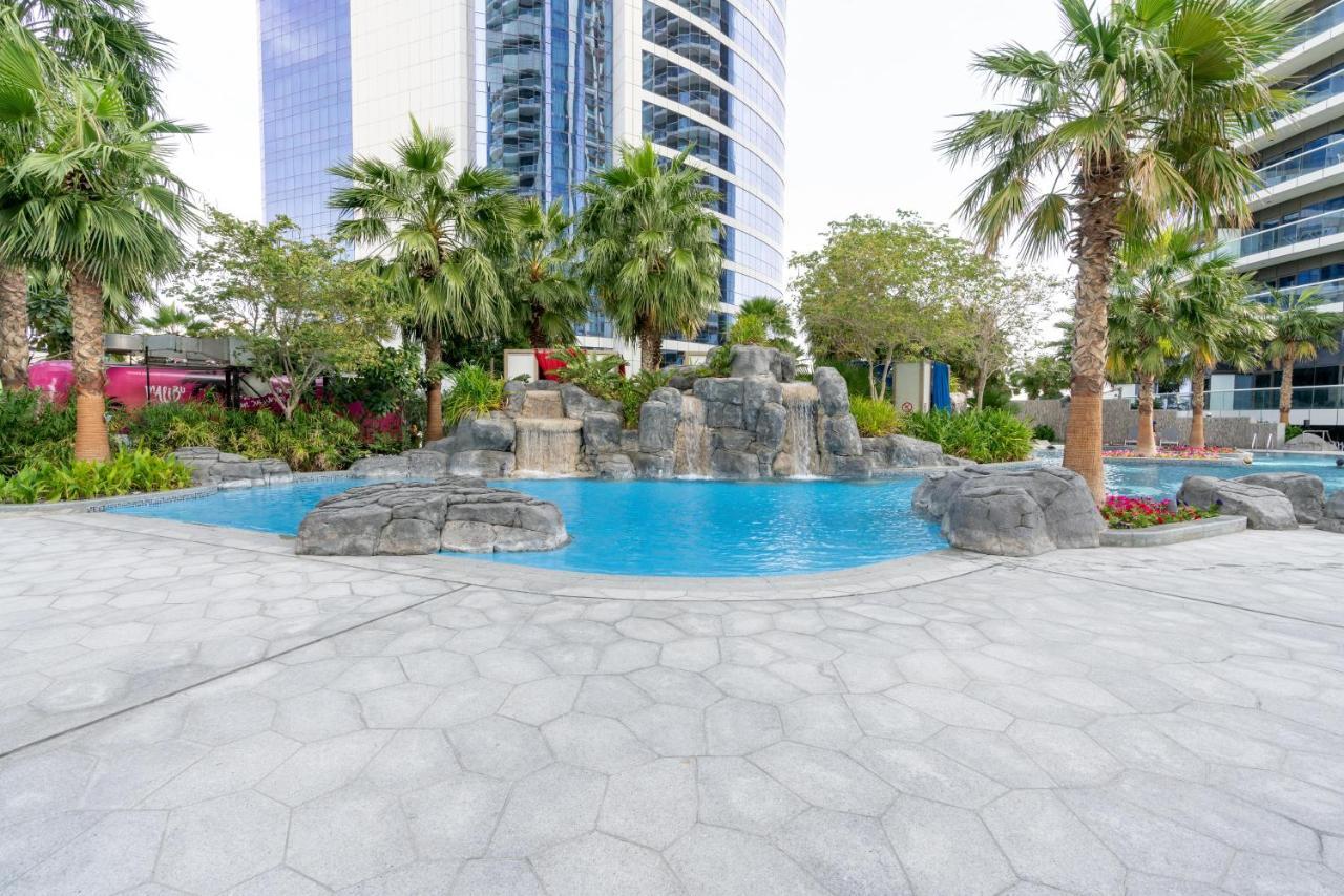 Globalstay Damac Towers By Paramount In Business Bay Дубай Екстериор снимка