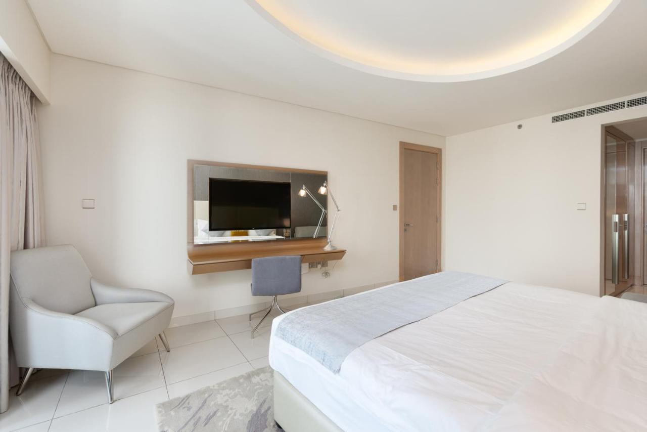 Globalstay Damac Towers By Paramount In Business Bay Дубай Екстериор снимка