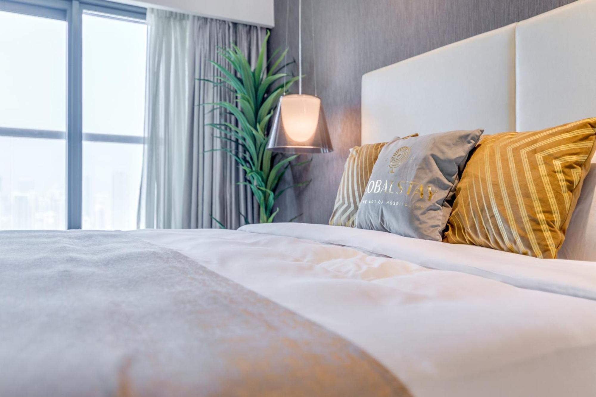Globalstay Damac Towers By Paramount In Business Bay Дубай Екстериор снимка