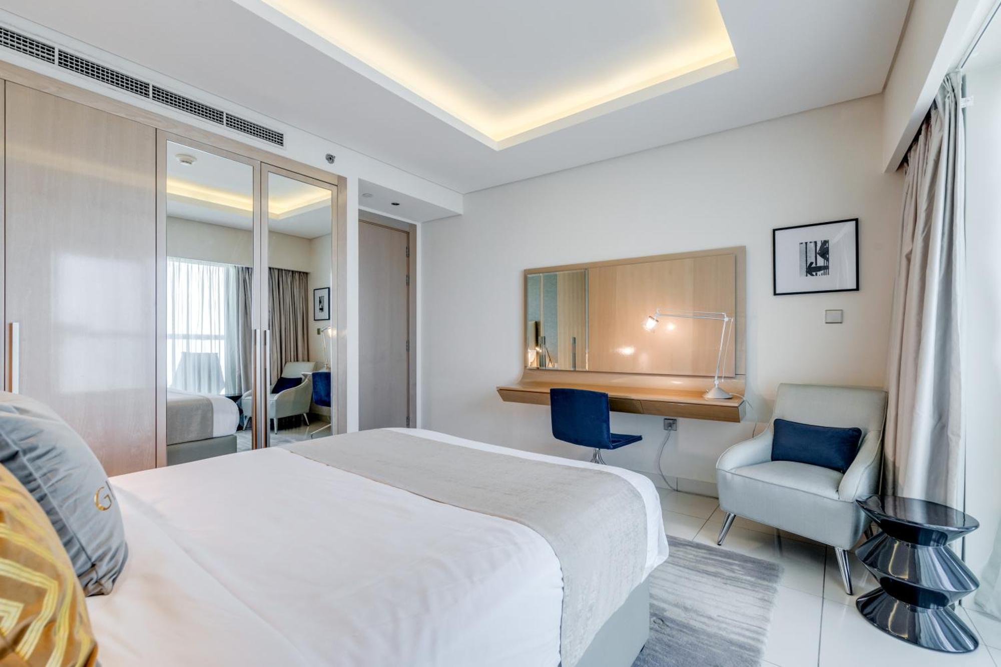 Globalstay Damac Towers By Paramount In Business Bay Дубай Екстериор снимка