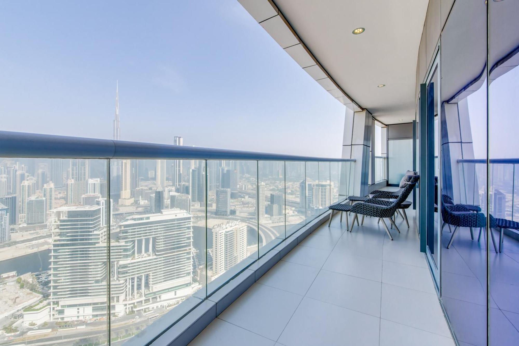 Globalstay Damac Towers By Paramount In Business Bay Дубай Екстериор снимка